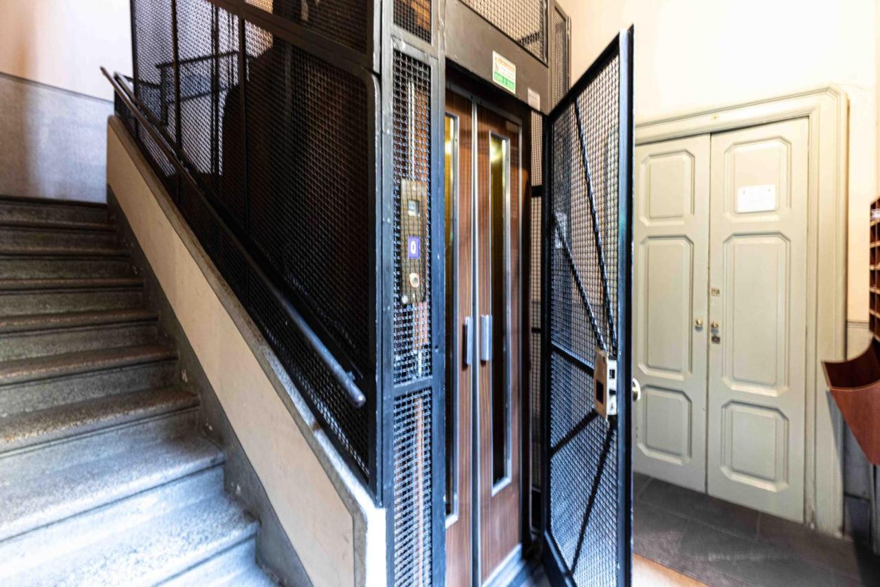 Quadrilatero Della Moda- Luxury Loft In The Heart Of The Fashion District Милано Екстериор снимка