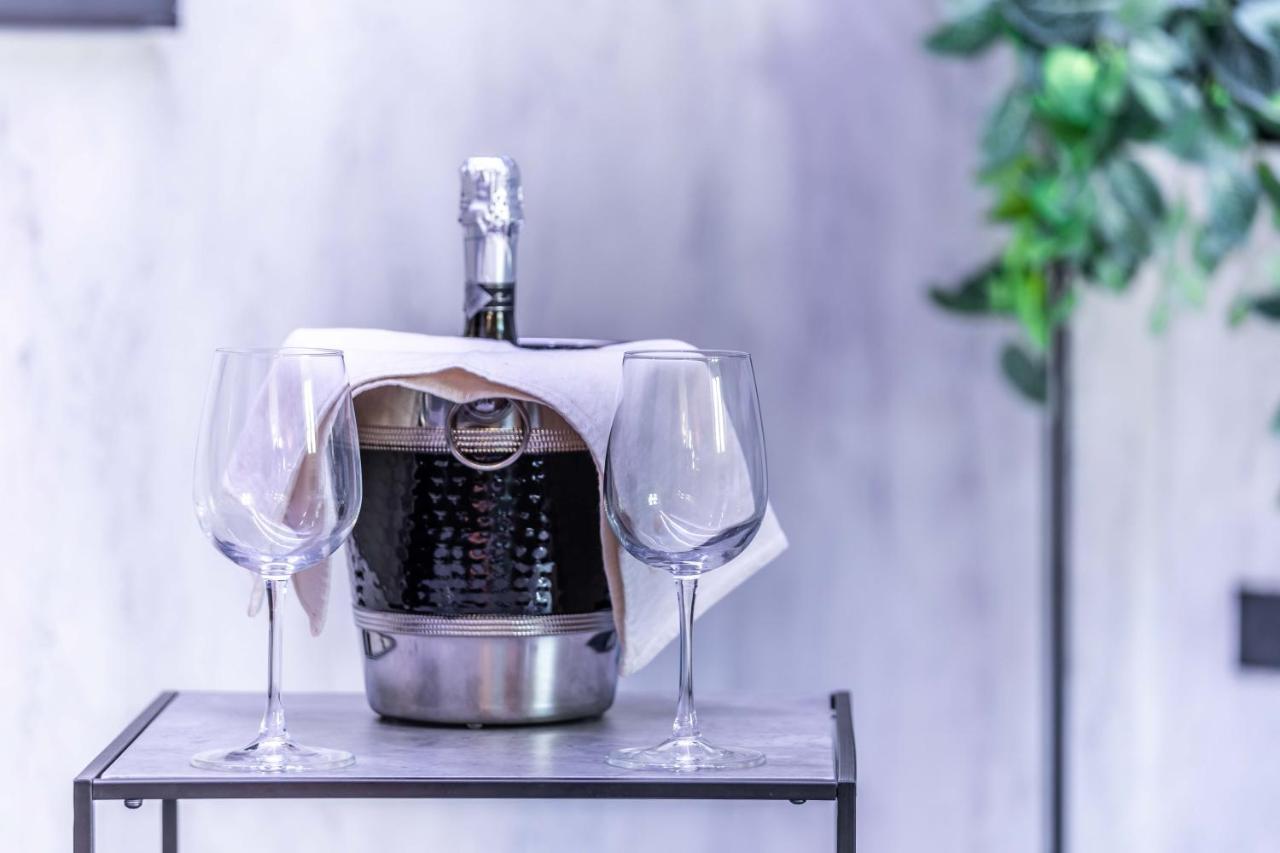Quadrilatero Della Moda- Luxury Loft In The Heart Of The Fashion District Милано Екстериор снимка