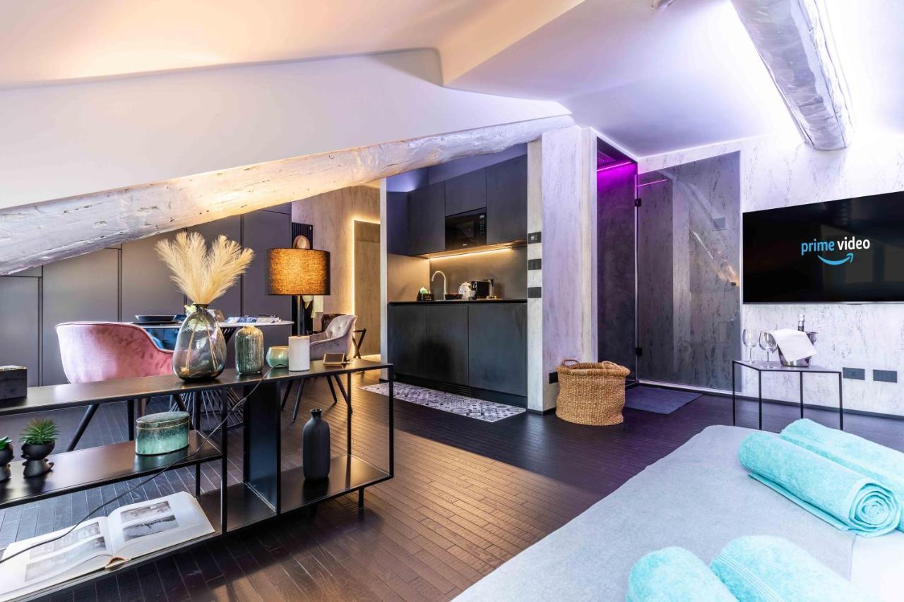 Quadrilatero Della Moda- Luxury Loft In The Heart Of The Fashion District Милано Екстериор снимка